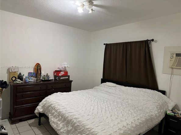 1838 NW 18th St, Miami FL 33125