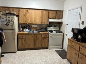 1838 NW 18th St, Miami FL 33125