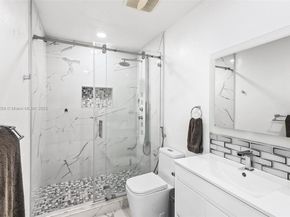 9365 SW 44th St, Miami FL 33165