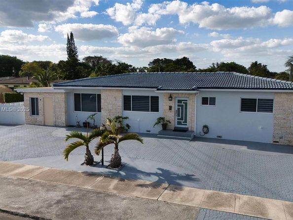 9365 SW 44th St, Miami FL 33165