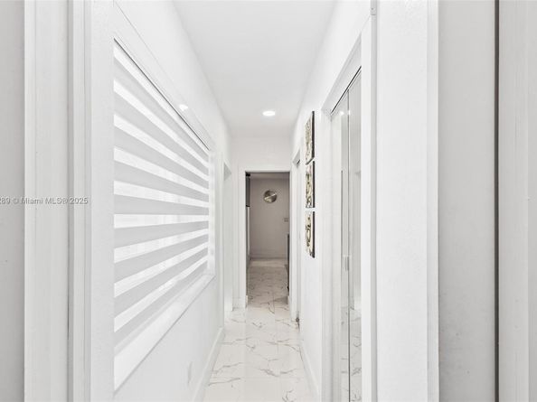 9365 SW 44th St, Miami FL 33165