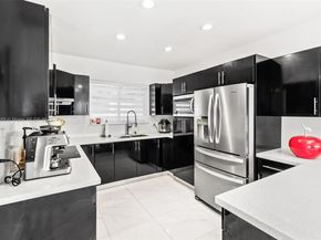 9365 SW 44th St, Miami FL 33165