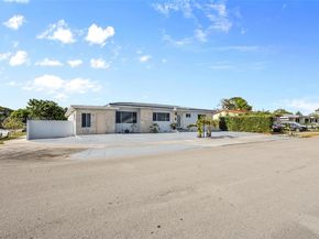 9365 SW 44th St, Miami FL 33165