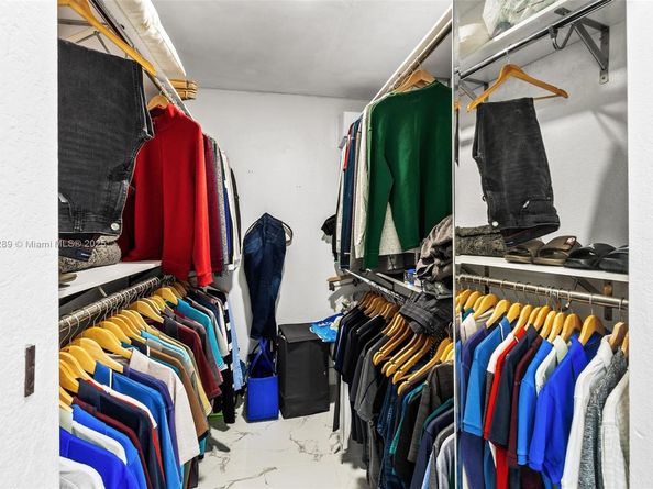 9365 SW 44th St, Miami FL 33165