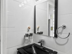 9365 SW 44th St, Miami FL 33165