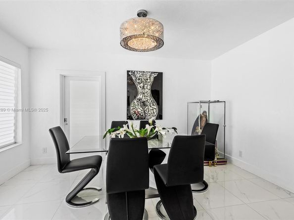 9365 SW 44th St, Miami FL 33165