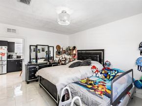9365 SW 44th St, Miami FL 33165