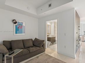 851 NE 1st Ave 3707, Miami FL 33132