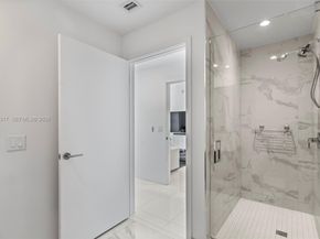 851 NE 1st Ave 3707, Miami FL 33132