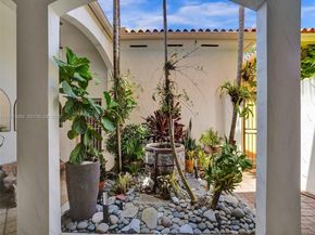 1617 Harrison St, Hollywood FL 33020