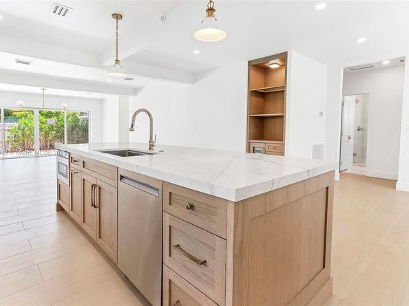 Undisclosed Address #A11838543, Miami Beach FL 33141