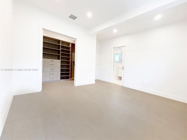 Undisclosed Address #A11838543, Miami Beach FL 33141