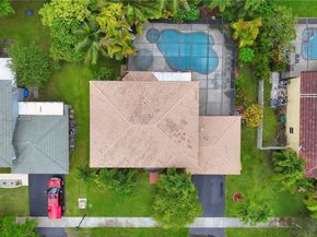 810 Greenbriar Ave, Davie FL 33325