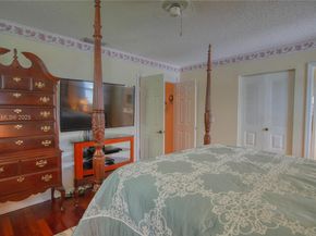 810 Greenbriar Ave, Davie FL 33325