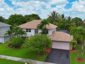 810 Greenbriar Ave, Davie FL 33325