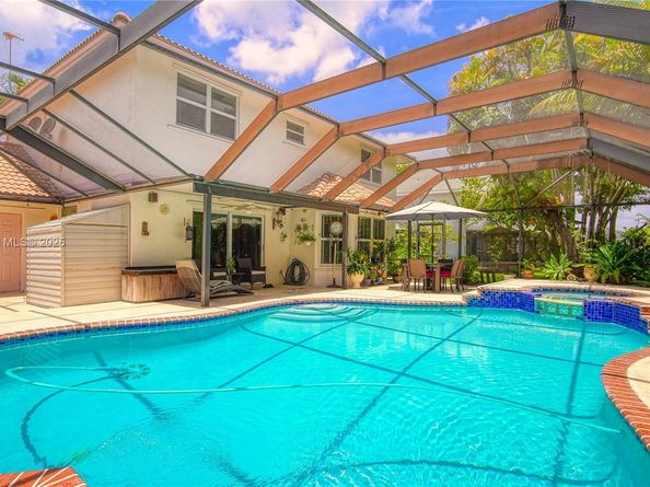 810 Greenbriar Ave, Davie FL 33325