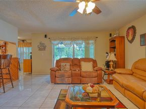 810 Greenbriar Ave, Davie FL 33325
