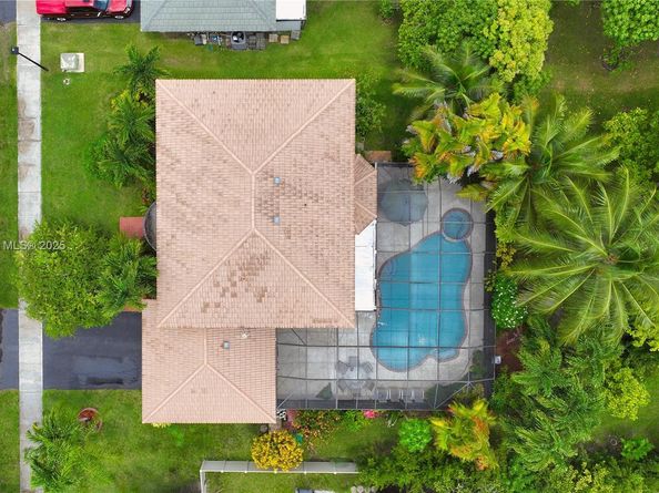 810 Greenbriar Ave, Davie FL 33325
