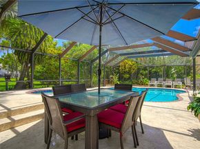 810 Greenbriar Ave, Davie FL 33325
