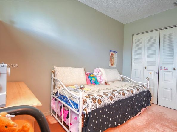810 Greenbriar Ave, Davie FL 33325