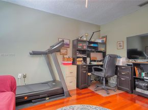 810 Greenbriar Ave, Davie FL 33325