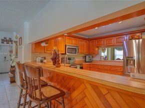 810 Greenbriar Ave, Davie FL 33325