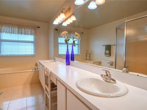 810 Greenbriar Ave, Davie FL 33325