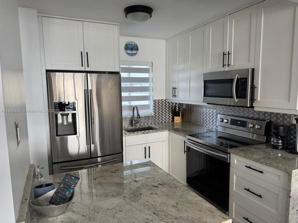 1700 NW N River Dr 704, Miami FL 33125