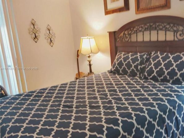 3121 NW 47th Ter 411, Lauderdale Lakes FL 33319