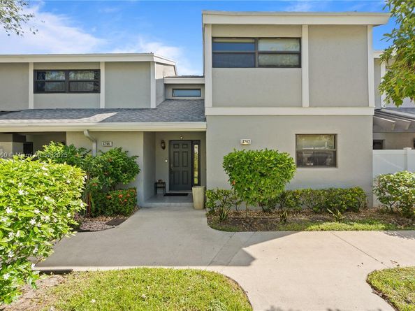2767 NW 42nd Ave 2767, Coconut Creek FL 33066