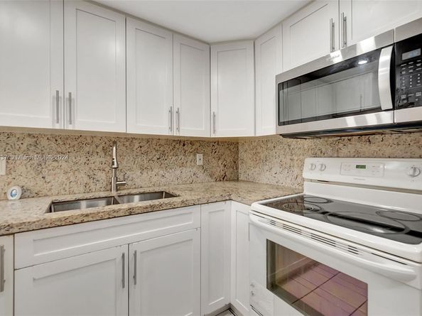 1604 NE 151st St 1604, North Miami Beach FL 33162