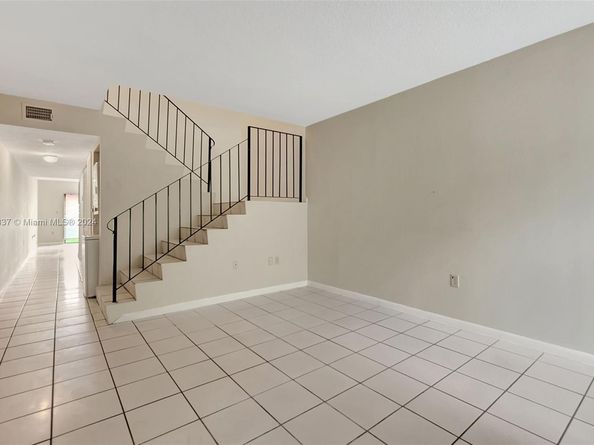 1604 NE 151st St 1604, North Miami Beach FL 33162