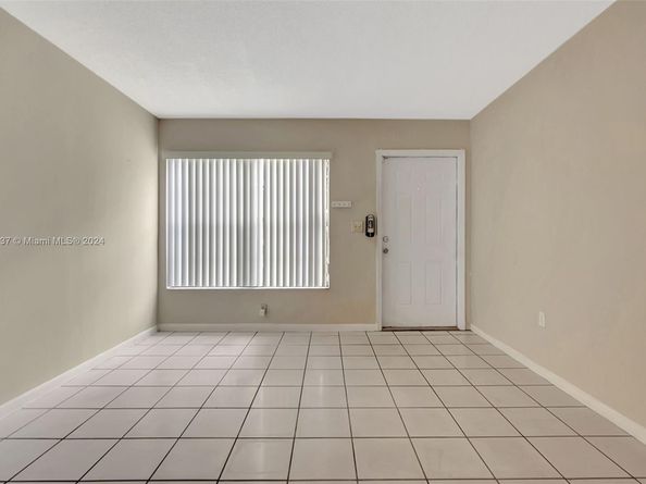 1604 NE 151st St 1604, North Miami Beach FL 33162