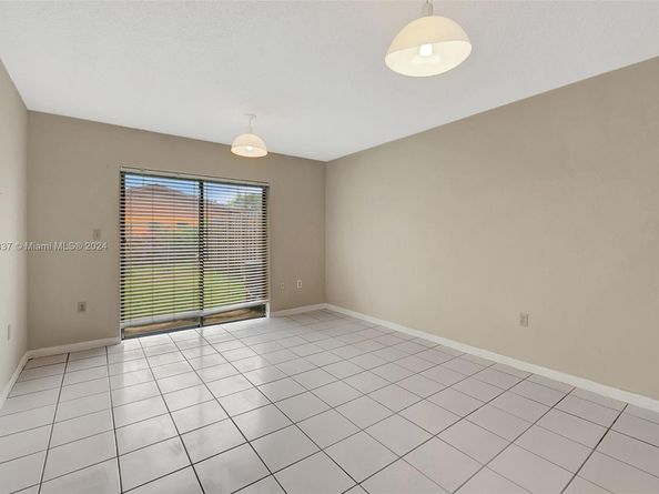 1604 NE 151st St 1604, North Miami Beach FL 33162