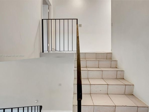 1604 NE 151st St 1604, North Miami Beach FL 33162