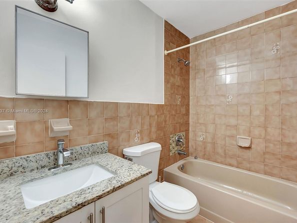 1604 NE 151st St 1604, North Miami Beach FL 33162