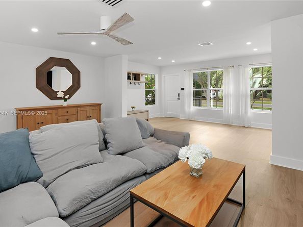 1417 Jackson St, Hollywood FL 33020