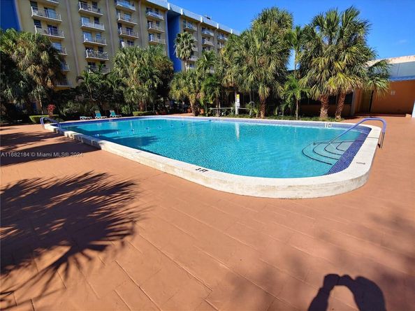 801 NW 47th Ave 805W, Miami FL 33126