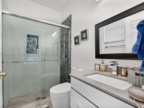 104 Dockside Cir, Weston FL 33327