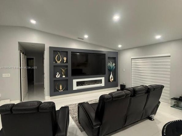 12497 SW 199th Ter, Miami FL 33177