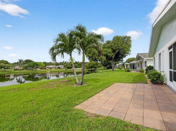 3810 Rowena Cir, West Palm Beach FL 33417