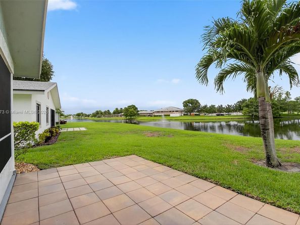 3810 Rowena Cir, West Palm Beach FL 33417