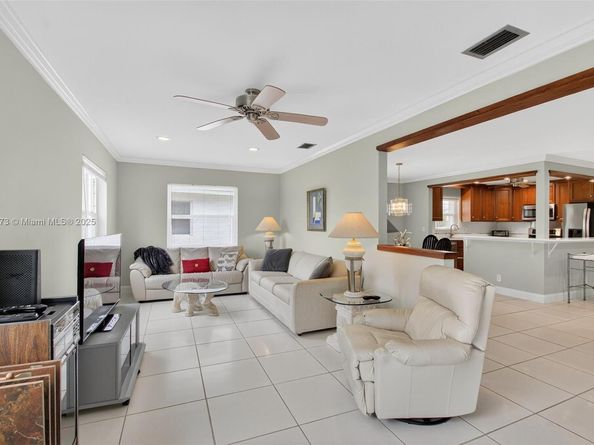 3810 Rowena Cir, West Palm Beach FL 33417
