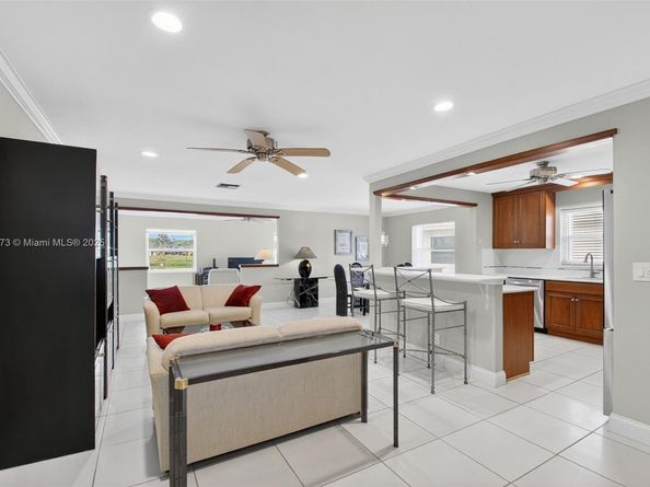 3810 Rowena Cir, West Palm Beach FL 33417