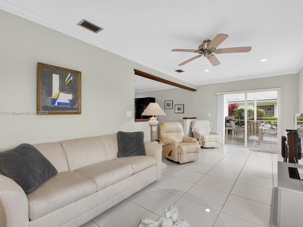 3810 Rowena Cir, West Palm Beach FL 33417