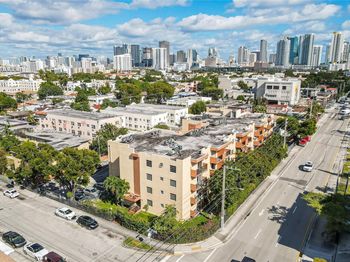 677 SW 9th Ave