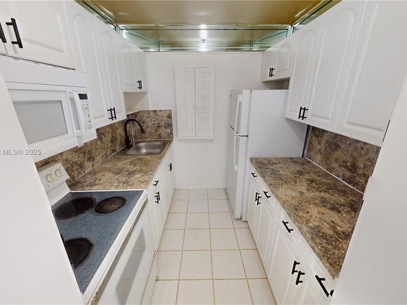 677 SW 9th Ave 309, Miami FL 33130