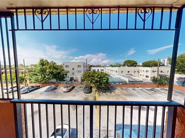 677 SW 9th Ave 309, Miami FL 33130