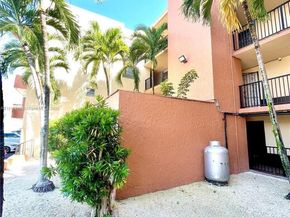677 SW 9th Ave 309, Miami FL 33130