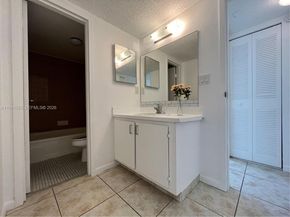 4354 NW 9th Ave 121C, Deerfield Beach FL 33064